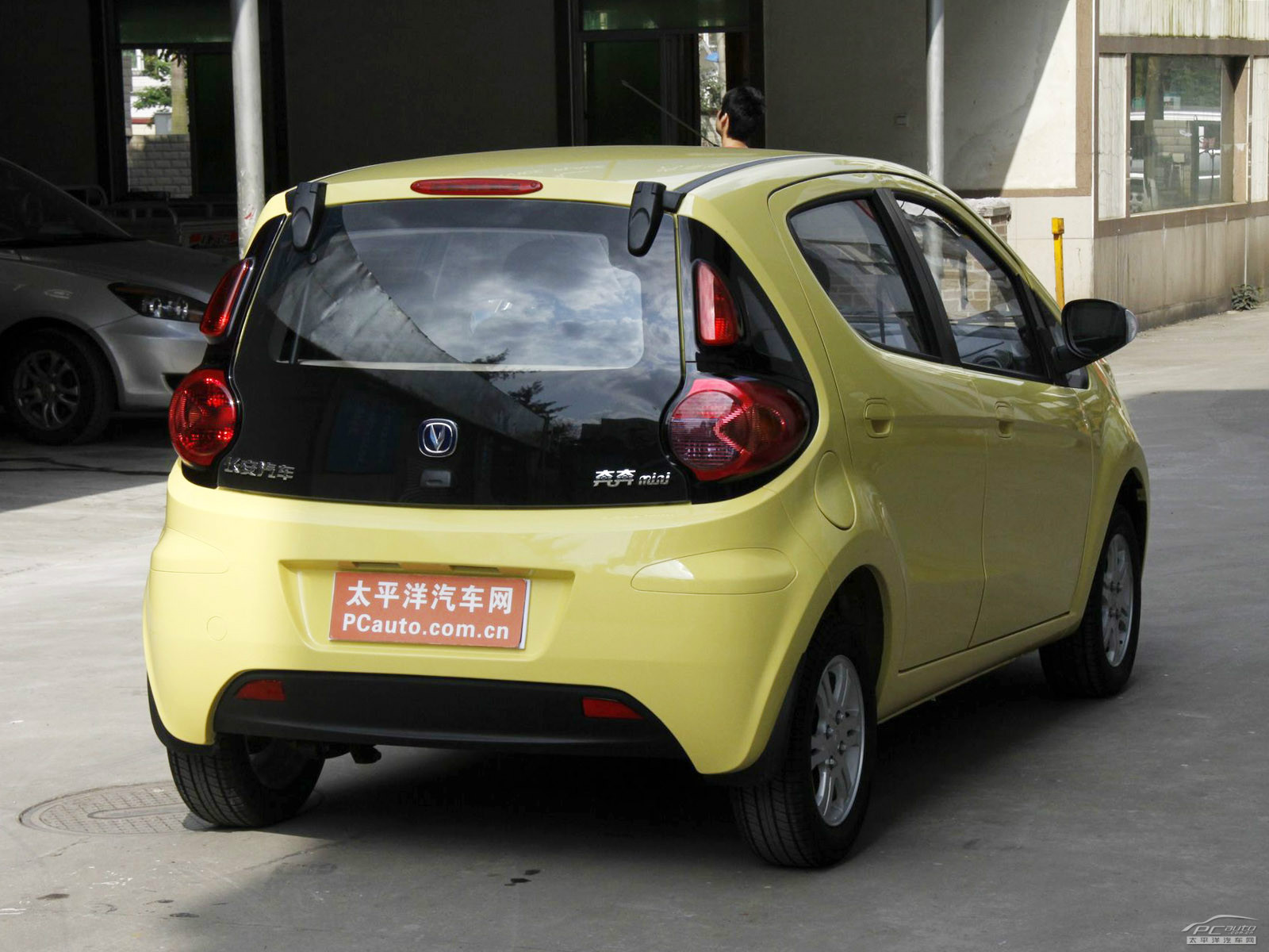 奔奔Mini外觀高清大圖