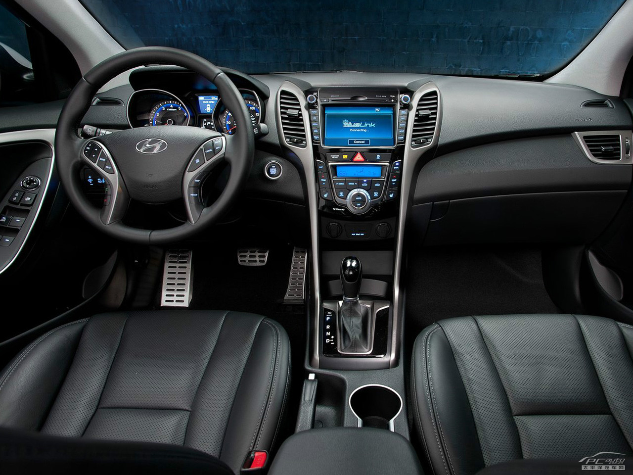 伊蘭特(海外)內(nèi)飾高清大圖