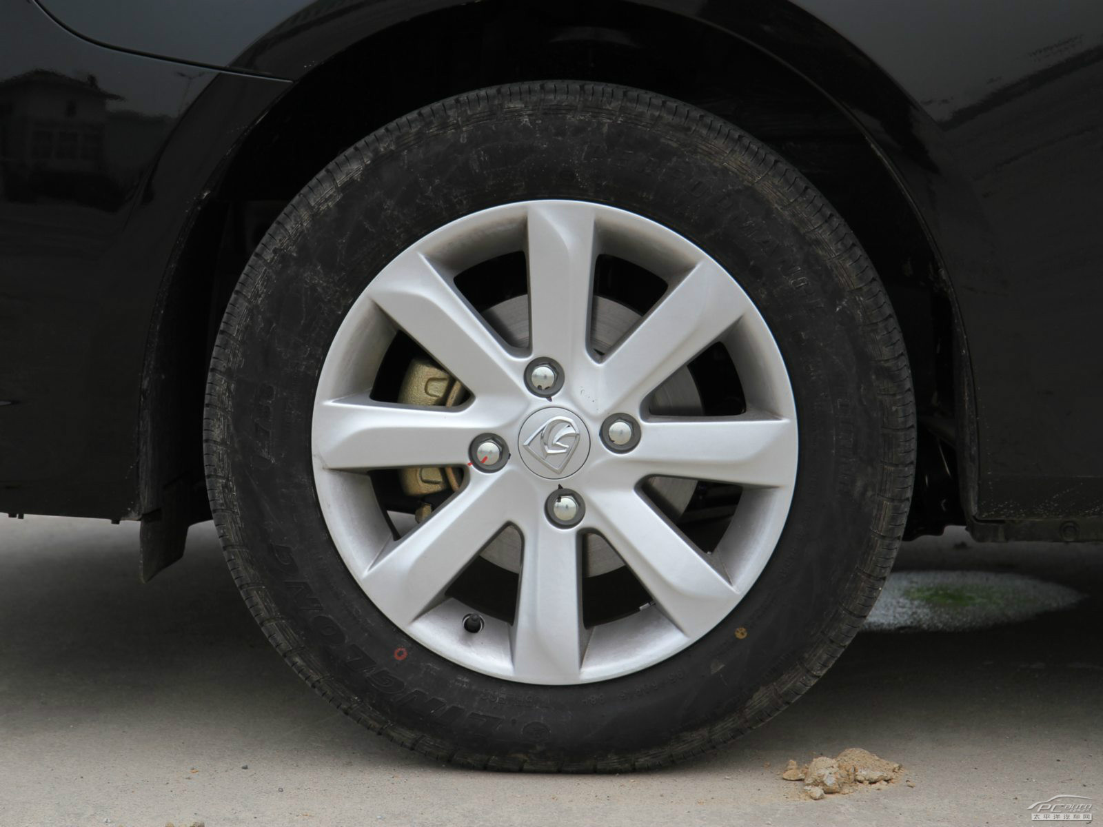 寶駿630細節(jié)高清大圖