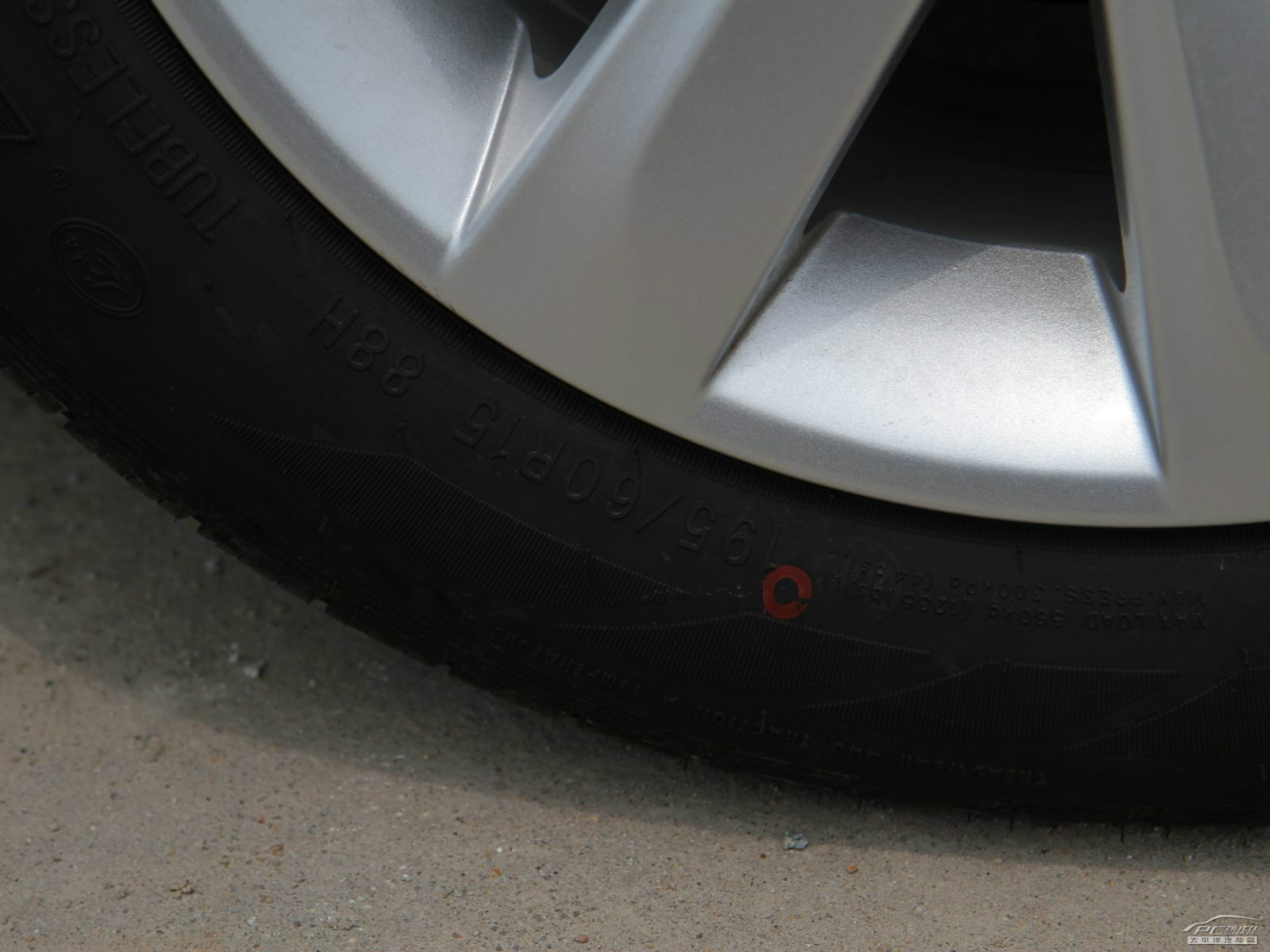 寶駿630細節(jié)高清大圖