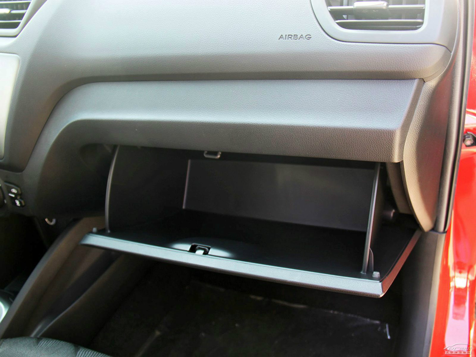 起亞K2空間高清大圖