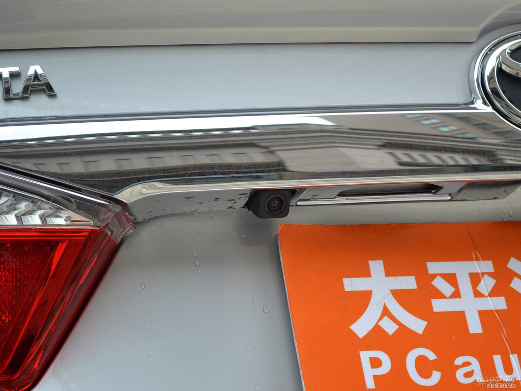 水晶銀凱美瑞車尾外觀圖片