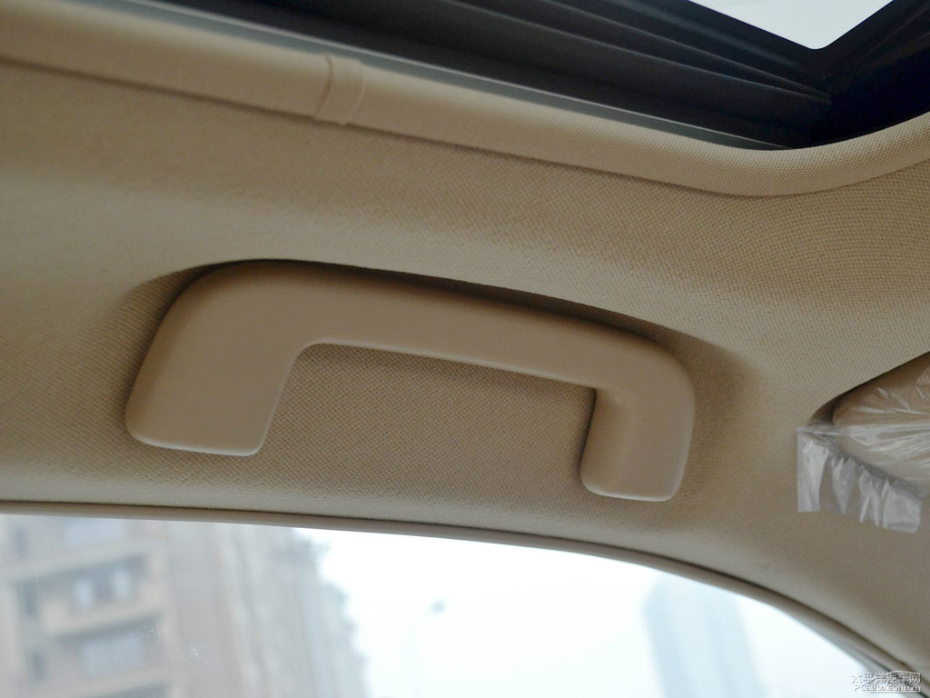 水晶銀凱美瑞車廂內(nèi)飾圖片