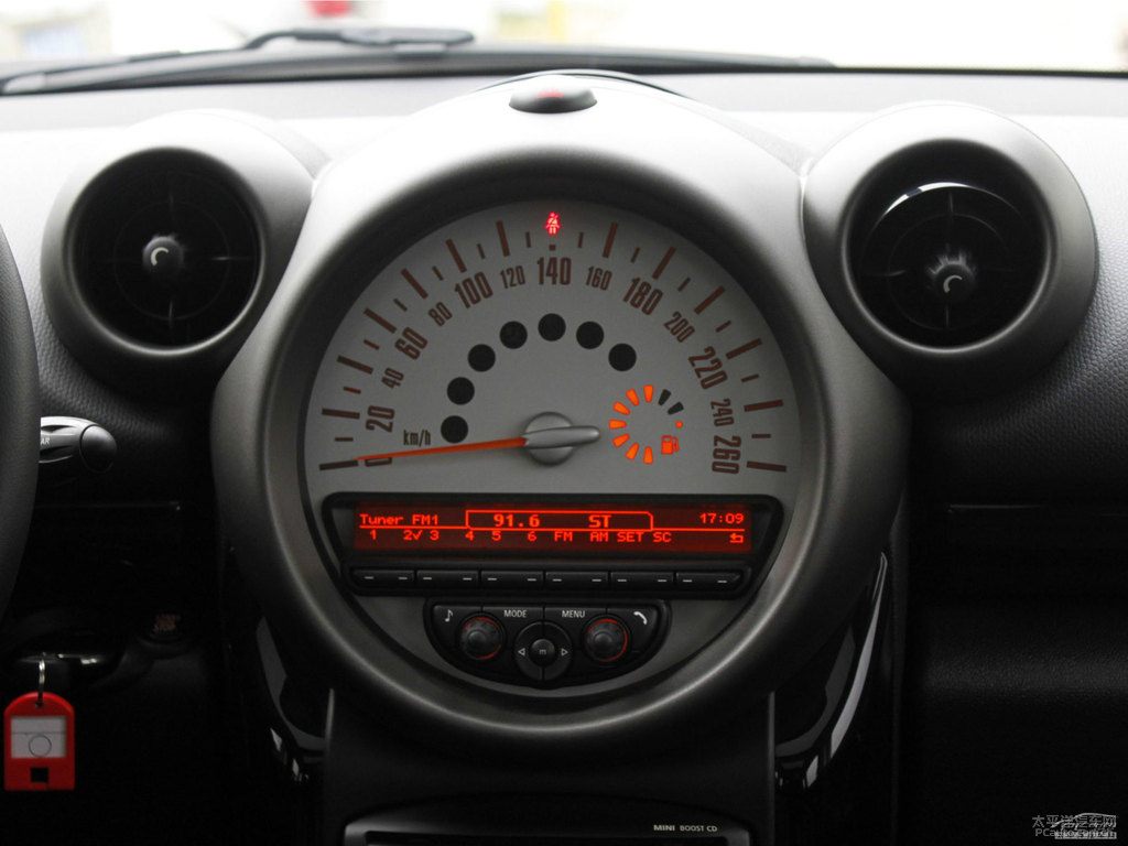 白銀色MINI CLUBMAN中控內(nèi)飾圖片
