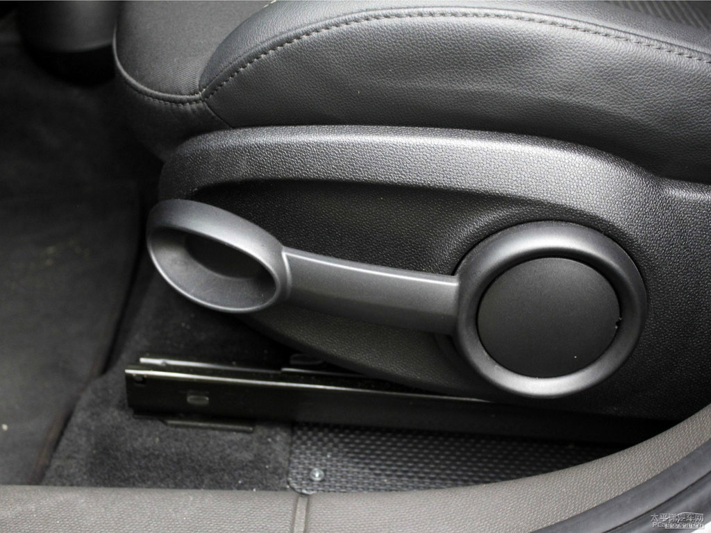白銀色MINI CLUBMAN座椅內(nèi)飾圖片