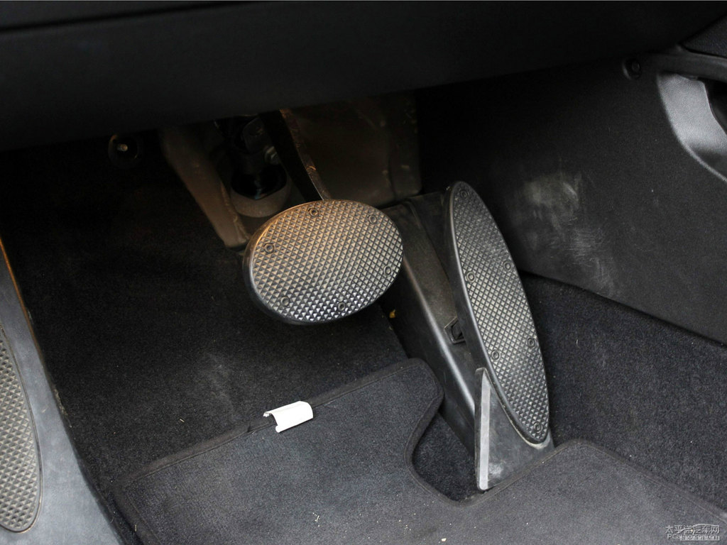 白銀色MINI CLUBMAN中控內(nèi)飾圖片