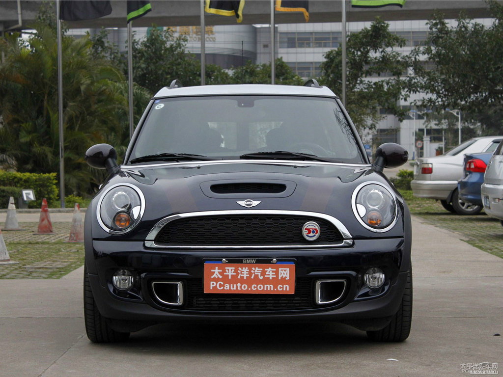 子夜黑MINI CLUBMAN整車外觀外觀圖片