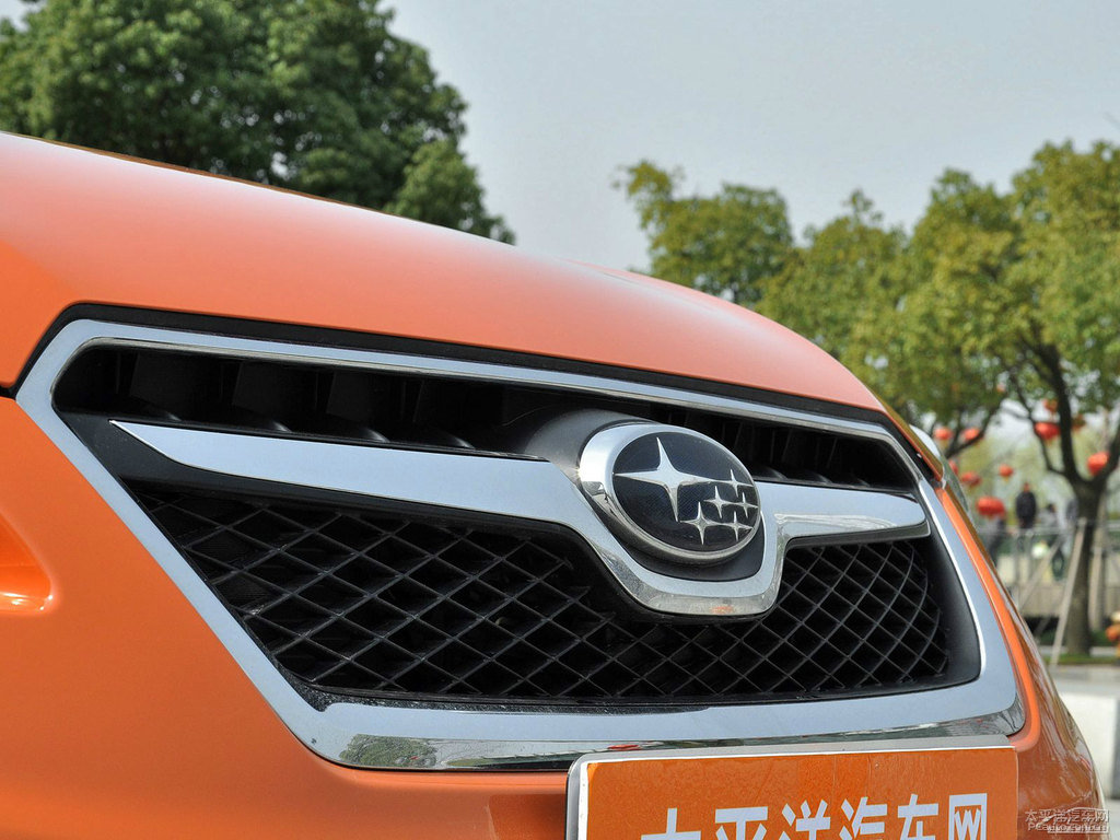 躍動(dòng)珠光橙斯巴魯XV車(chē)頭外觀(guān)圖片