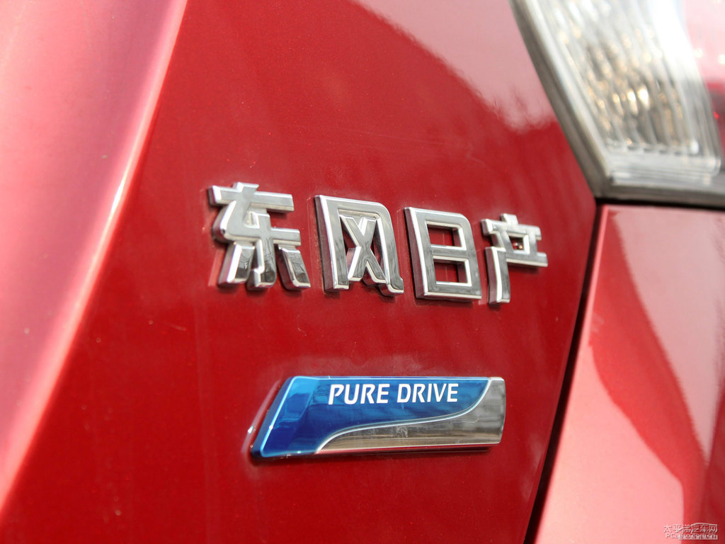 炫雅紅騏達車尾外觀圖片