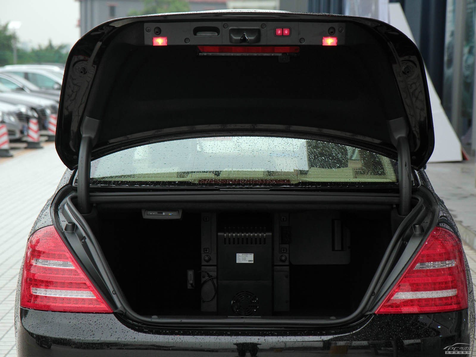 奔馳S級(jí)空間高清大圖