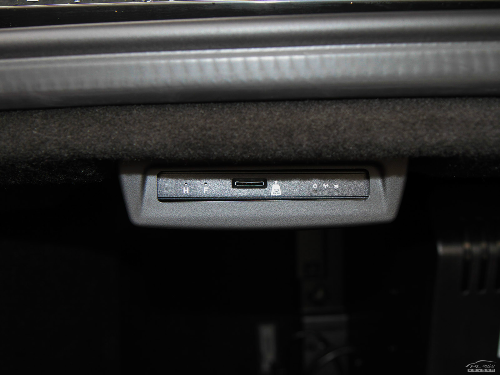 奔馳S級(jí)空間高清大圖