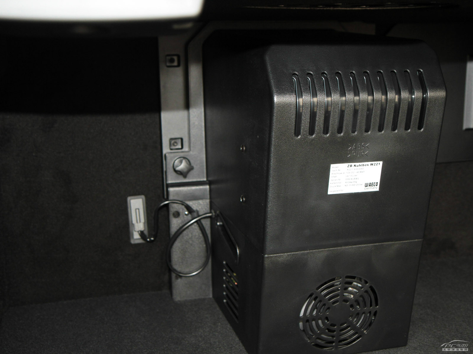 奔馳S級空間高清大圖