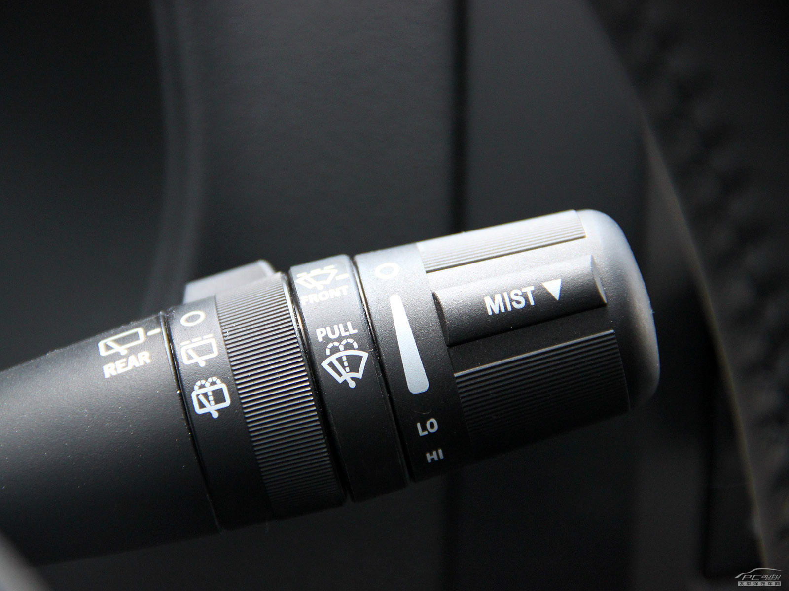 指南者(進(jìn)口)內(nèi)飾高清大圖