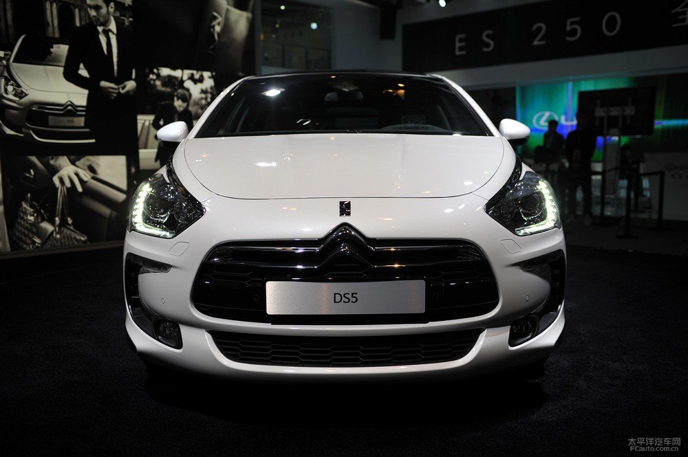 DƬ
