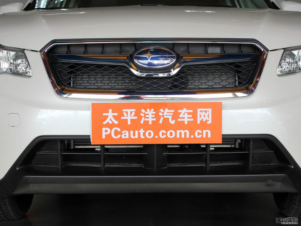 珍珠綢緞白斯巴魯XV車頭外觀圖片