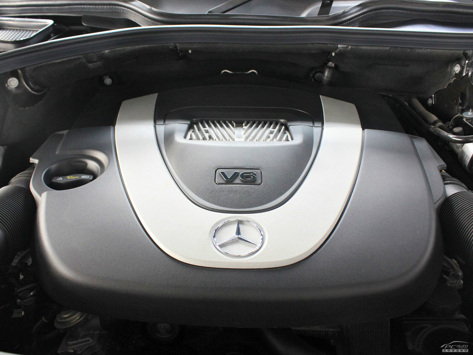 奔馳M級細(xì)節(jié)高清大圖