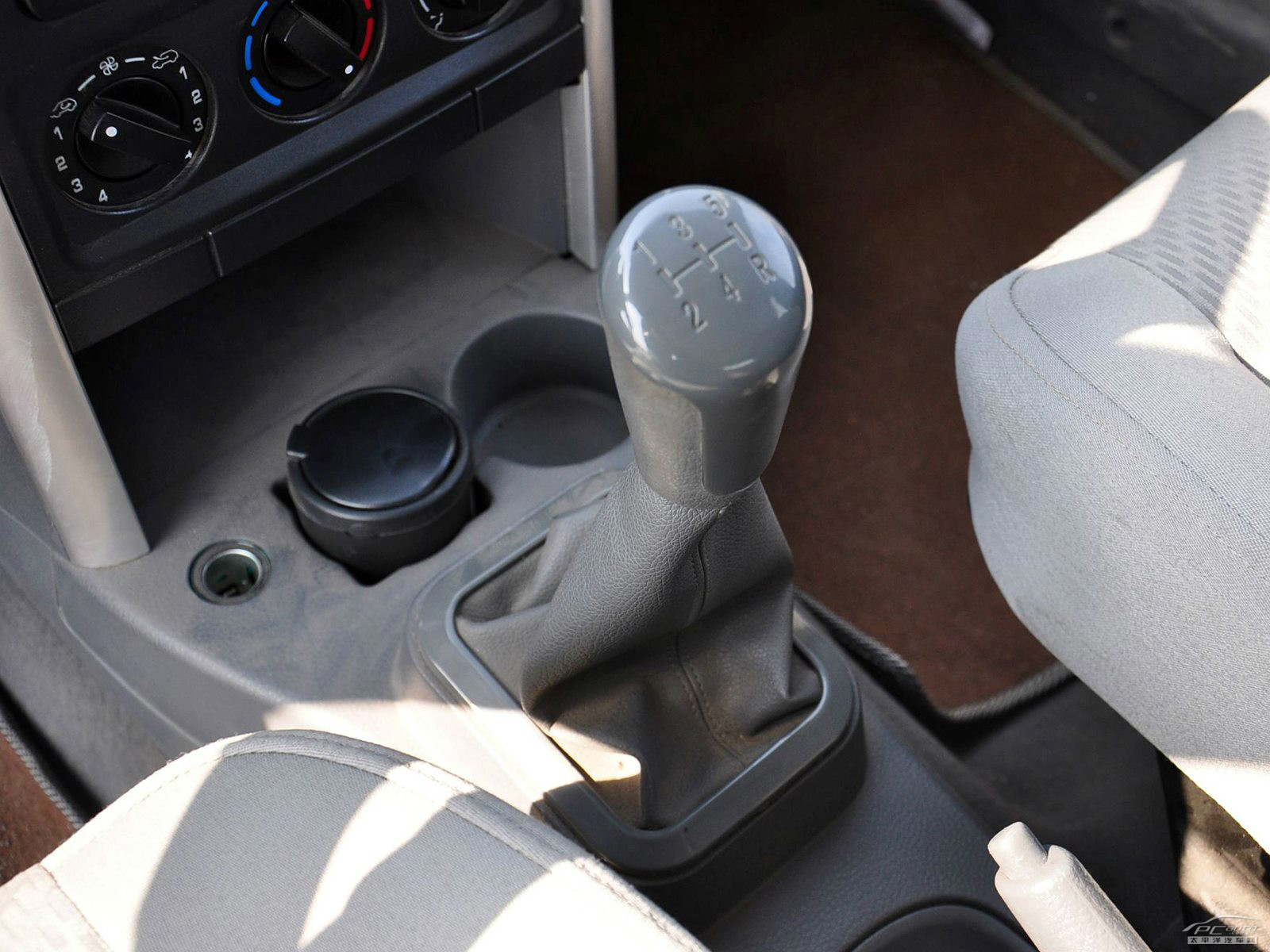 迷迪內(nèi)飾高清大圖