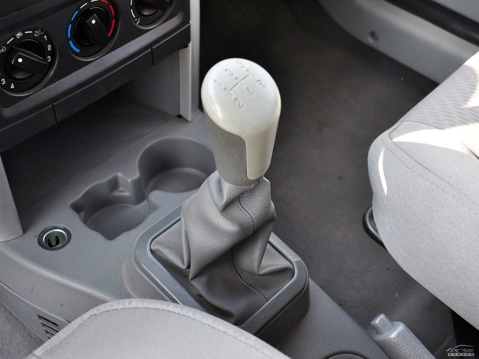 迷迪內(nèi)飾高清大圖