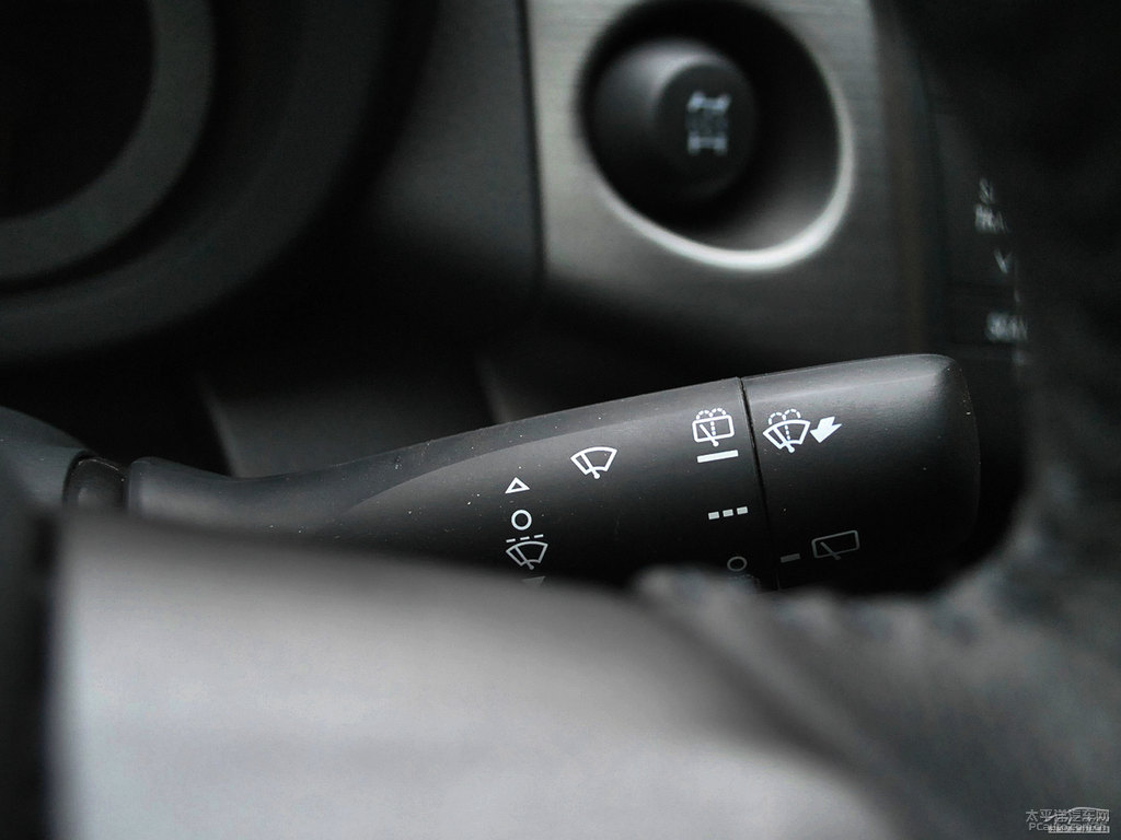深棕云母色RAV4榮放內(nèi)飾圖片