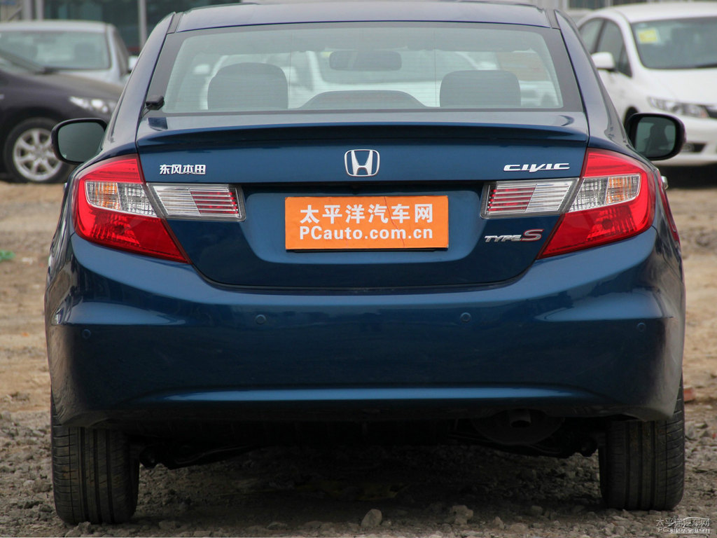 絢光藍(lán)思域車(chē)尾外觀圖片