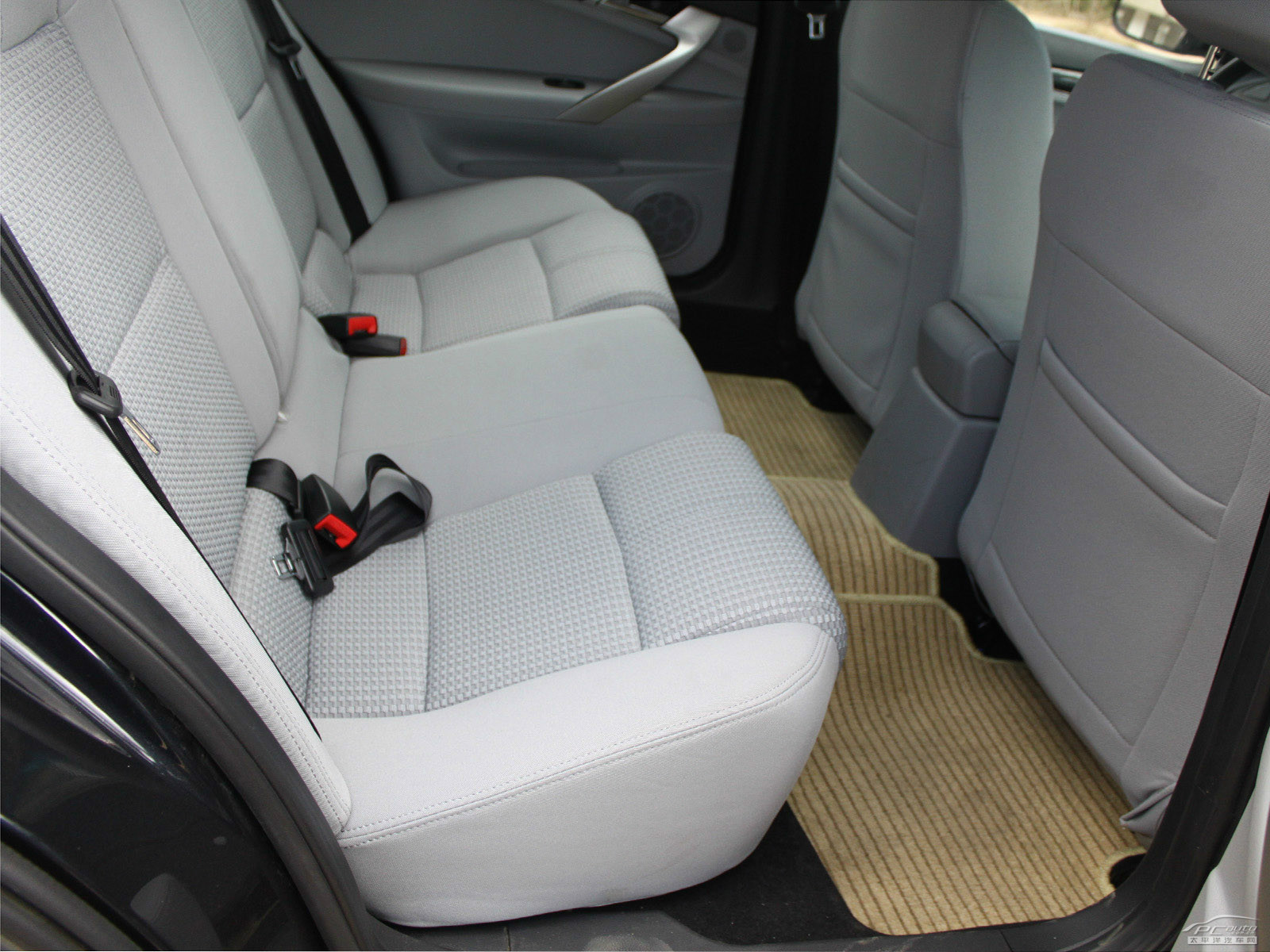 駿捷Wagon內(nèi)飾高清大圖