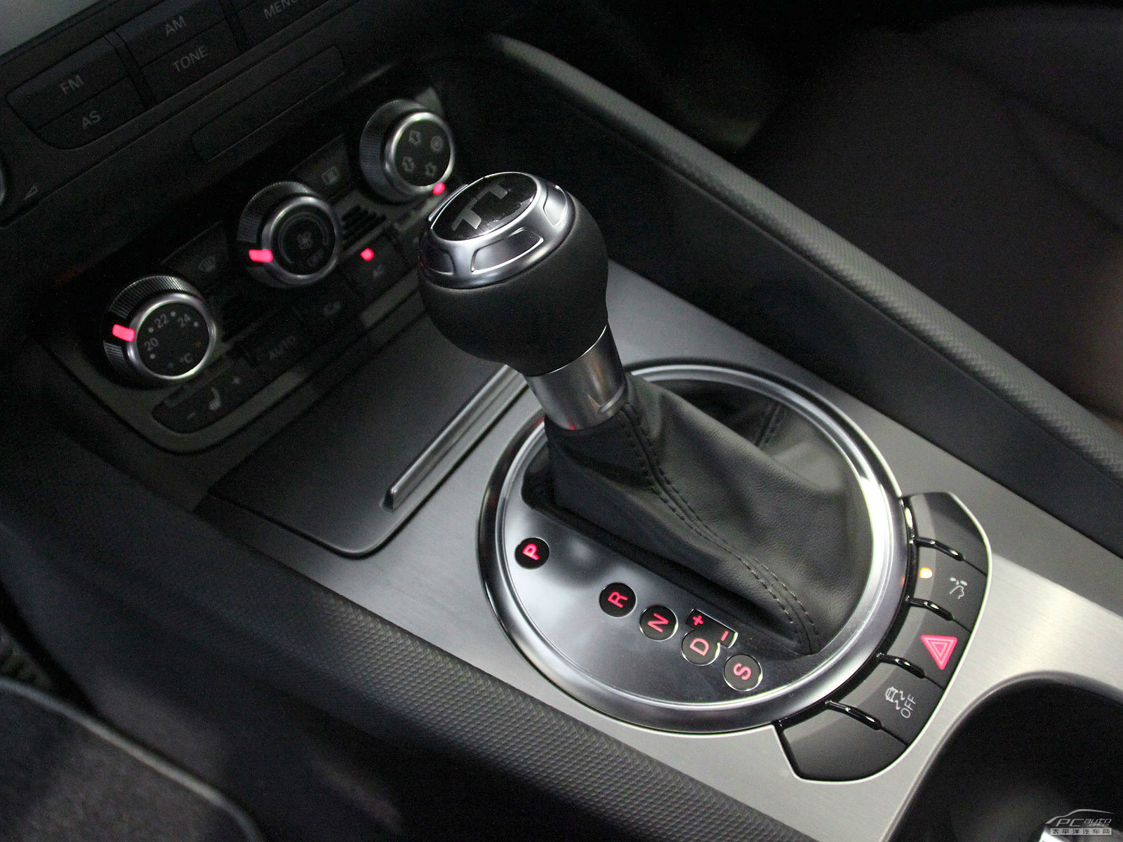 奧迪TT內(nèi)飾高清大圖