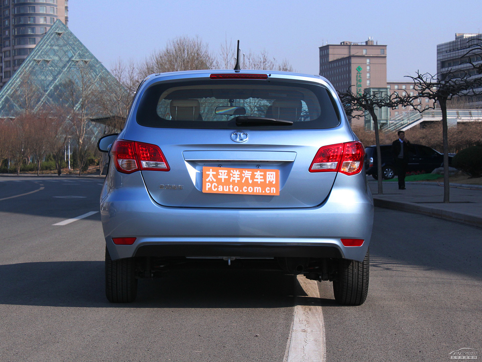 北京汽車E系列外觀高清大圖