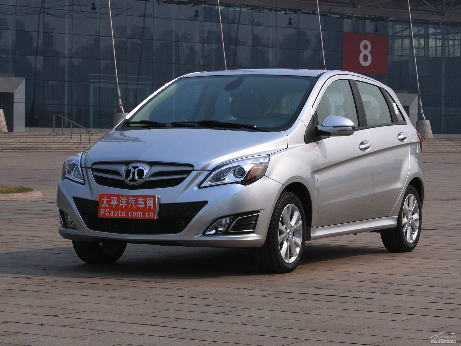 北京汽車E系列外觀高清大圖