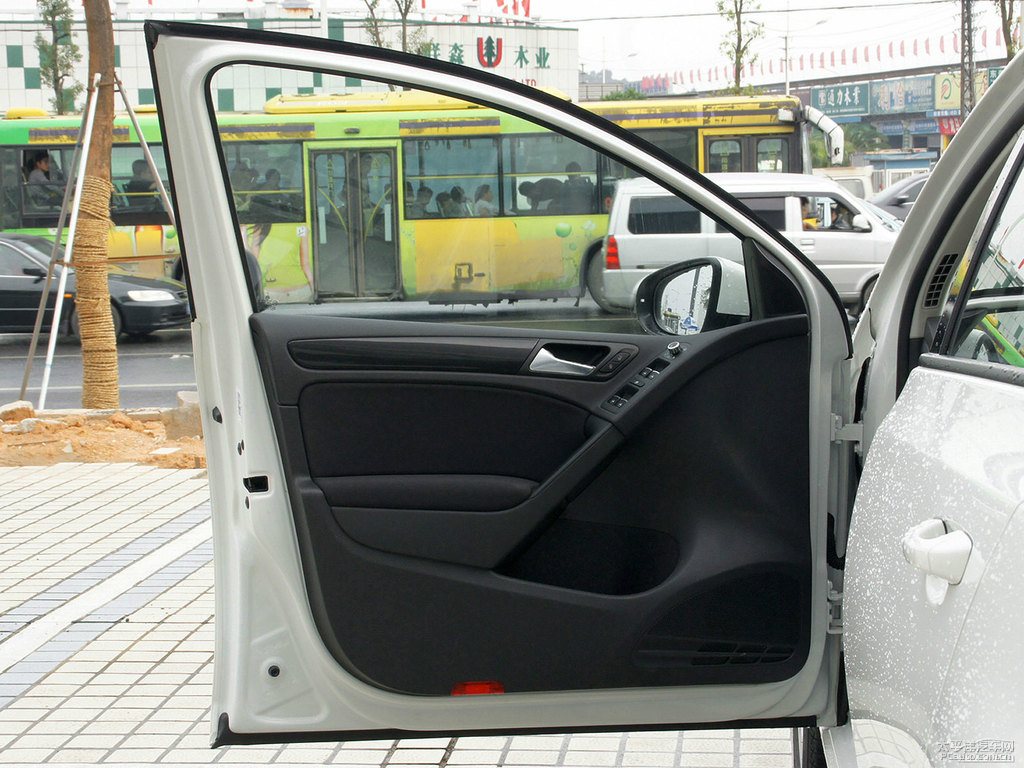 糖果白高爾夫車廂內(nèi)飾圖片