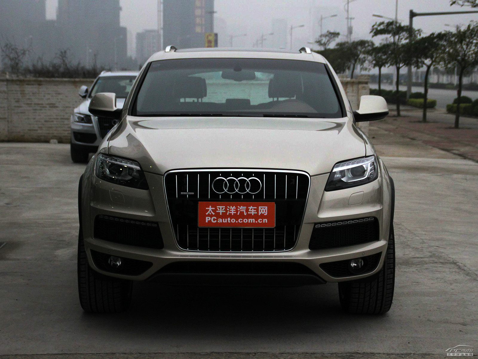 奧迪Q7外觀高清大圖