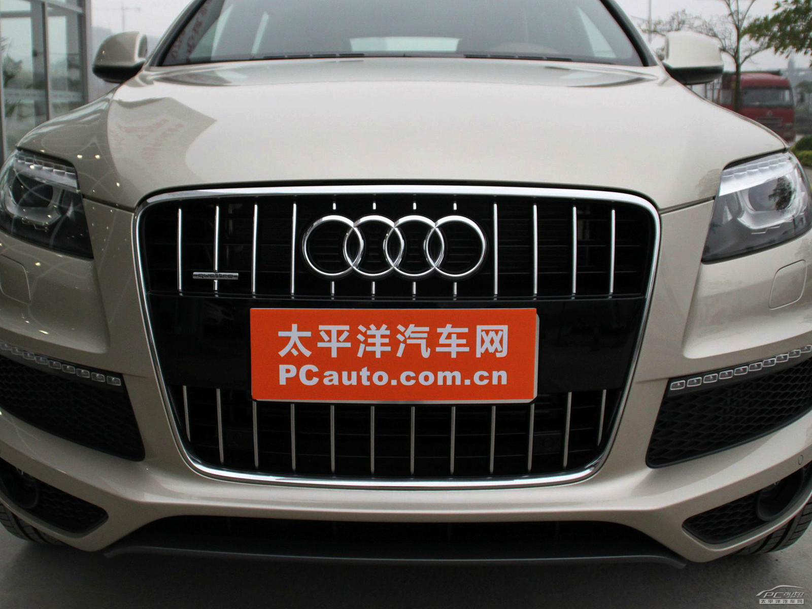 奧迪Q7外觀高清大圖