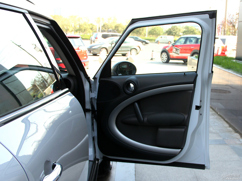 ˮyMINI COUNTRYMAN܇(ni)DƬ