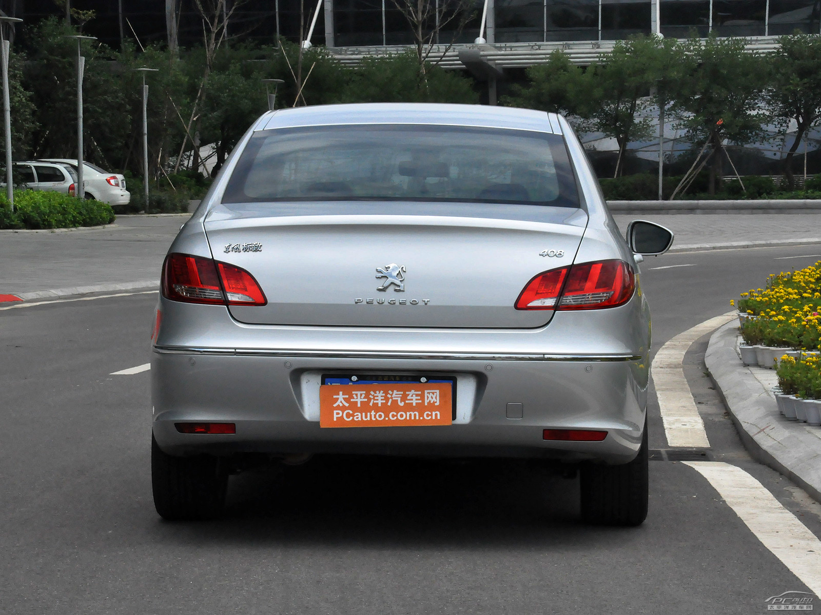 標(biāo)致408外觀高清大圖