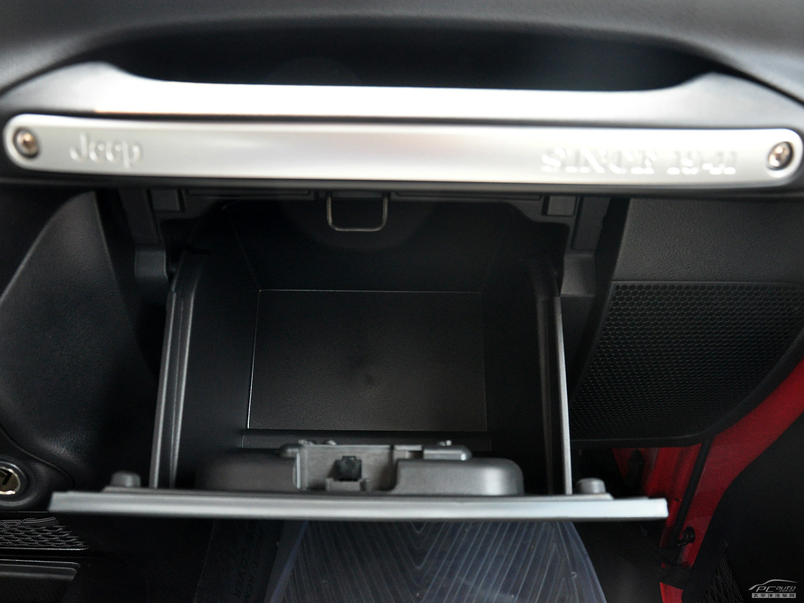 牧馬人空間高清大圖