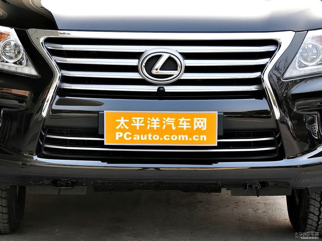 黑色雷克薩斯LX車頭外觀圖片