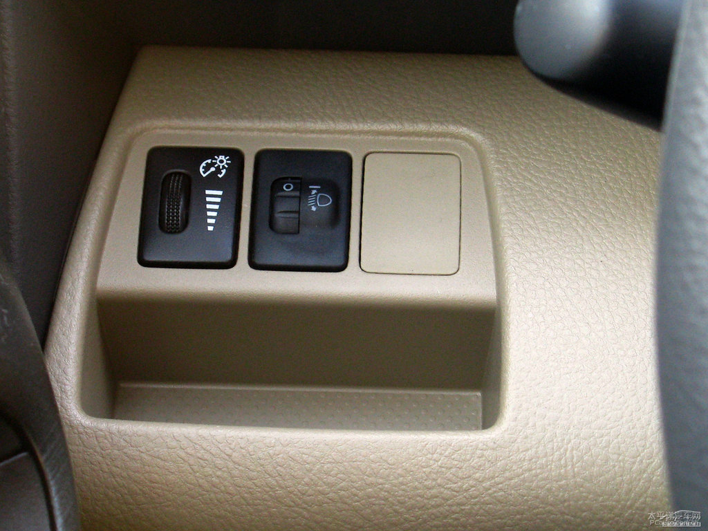 深棕云母色RAV4榮放內(nèi)飾圖片
