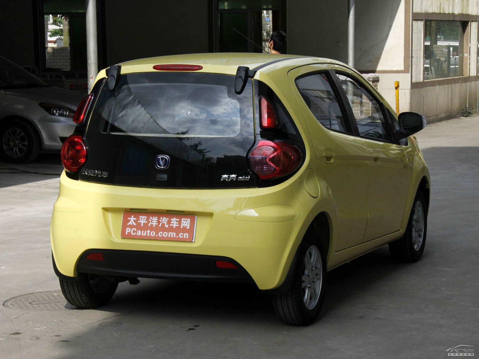 奔奔Mini外觀高清大圖