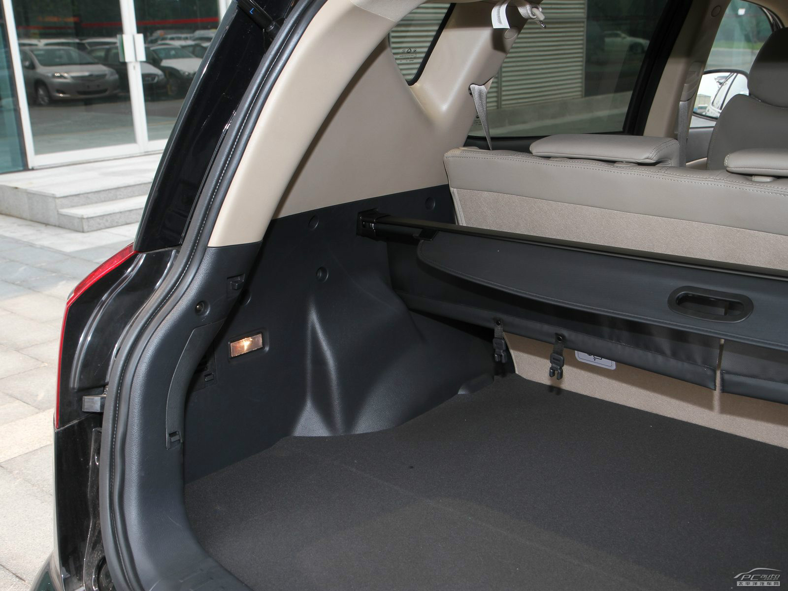 吉利GX7空間高清大圖