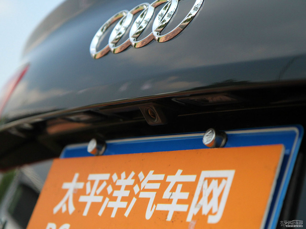 幻影黑奧迪A6L車尾外觀圖片