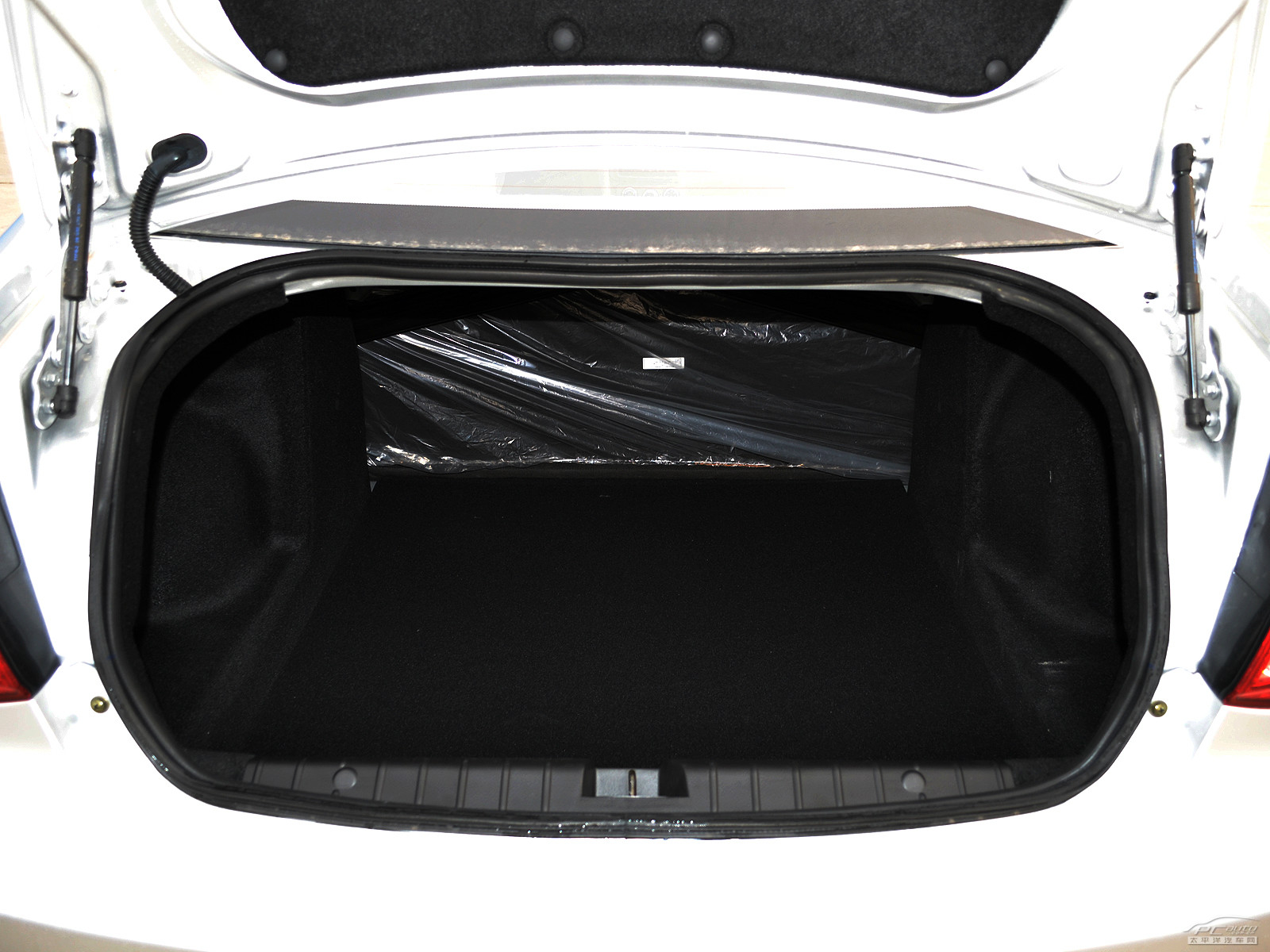 長(zhǎng)安CX30空間高清大圖