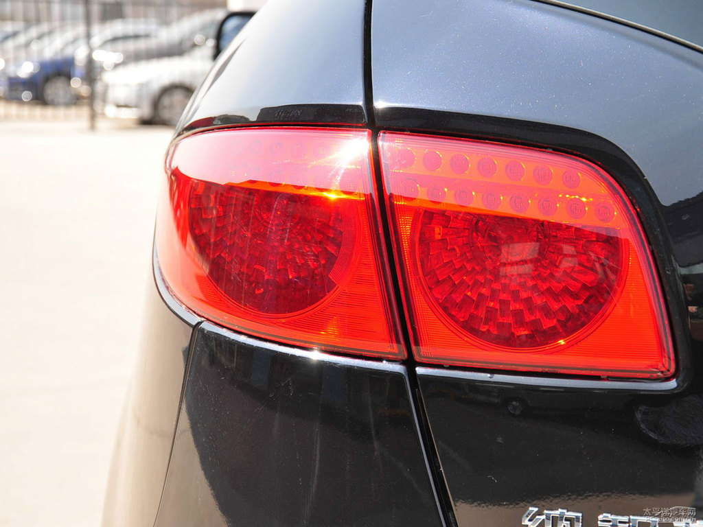 {ǽݴ7 SUV^DƬ