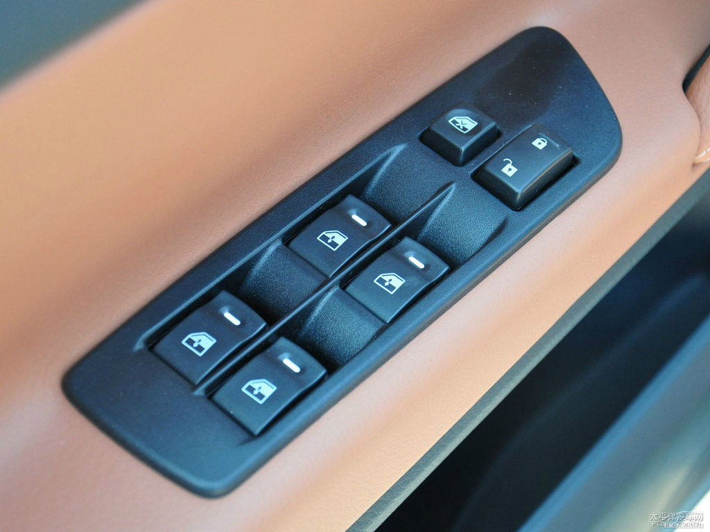 {ǽݴ7 SUV(ni)DƬ