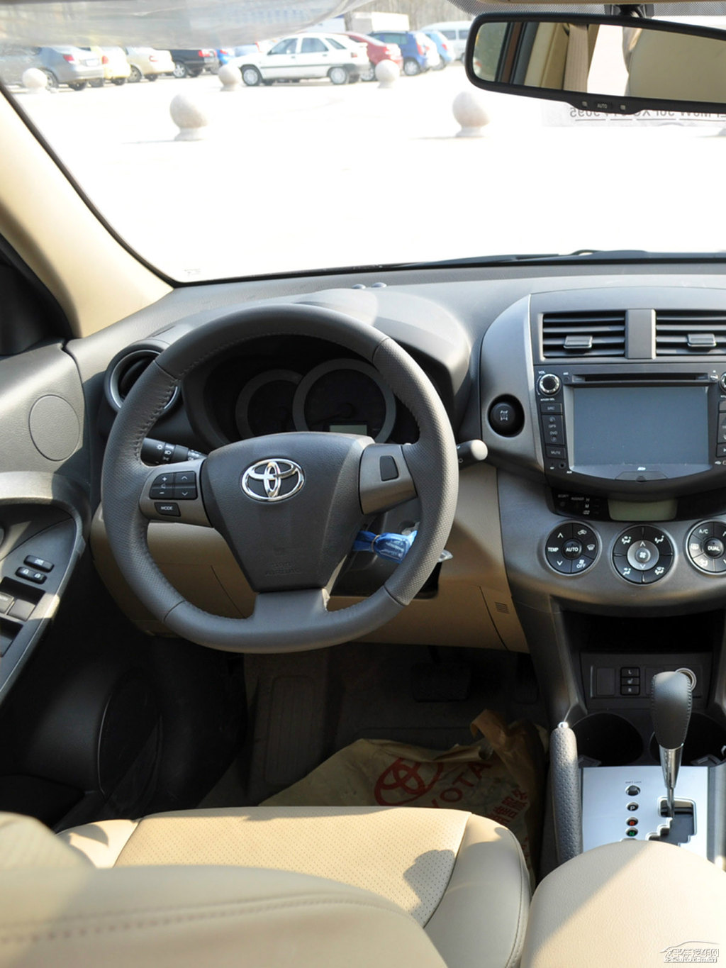 深棕云母色RAV4榮放內(nèi)飾圖片