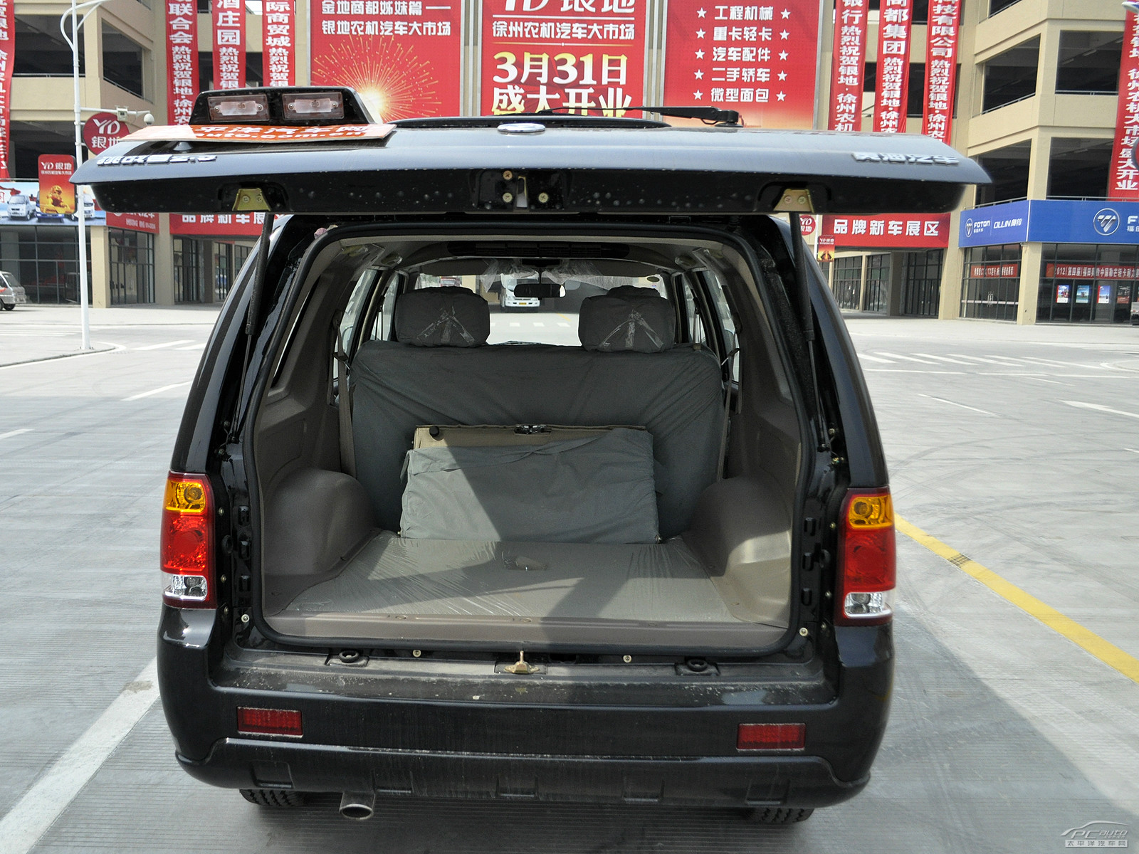 挑戰(zhàn)者SUV空間高清大圖