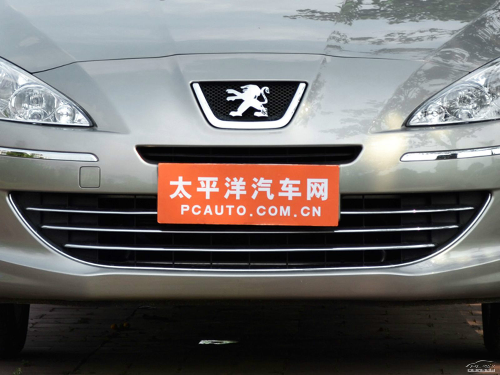 標(biāo)致408外觀高清大圖