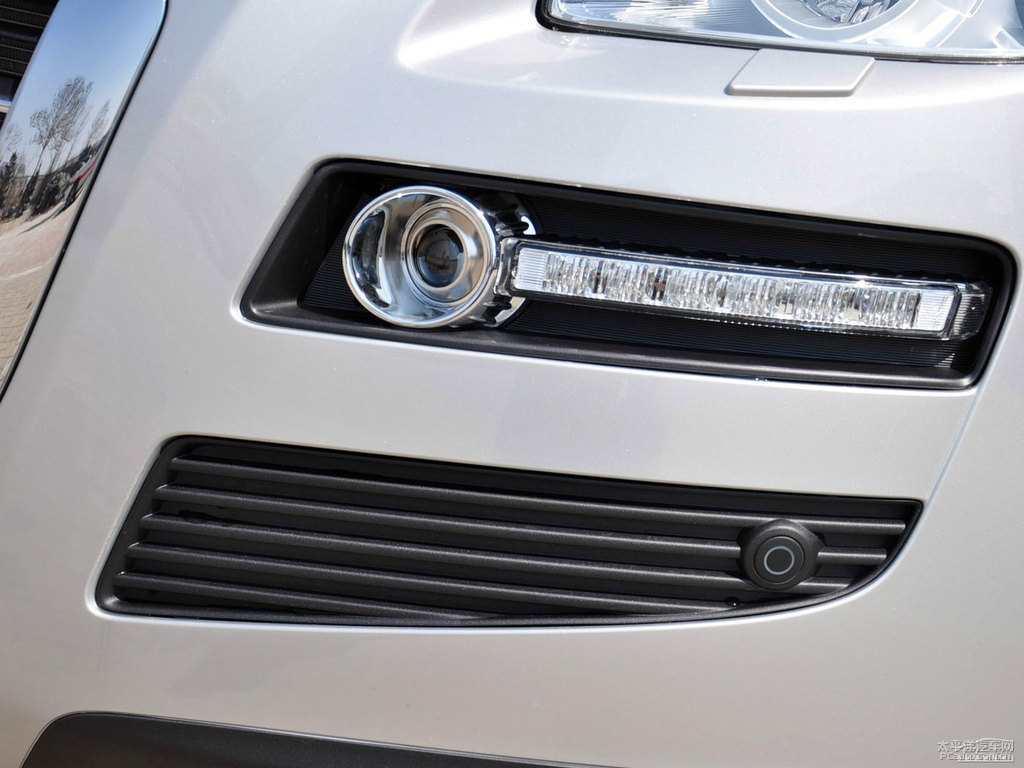 {ǽݴ7 SUV^DƬ