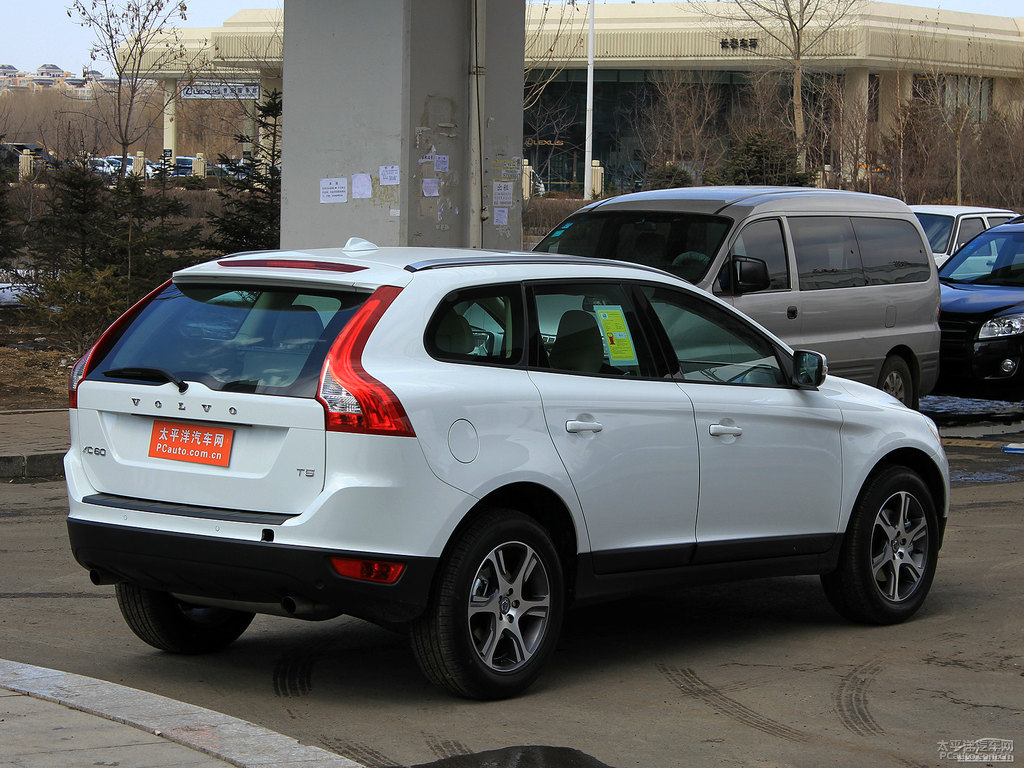 ѩ֠XC60(M)^DƬ