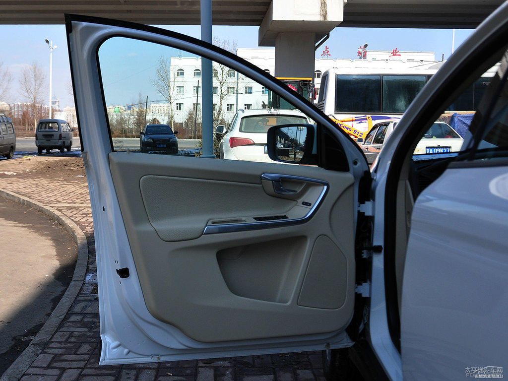 ѩ֠XC60(M(jn))(ni)DƬ