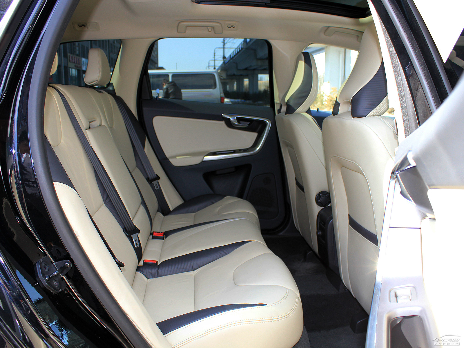 沃爾沃XC60(進(jìn)口)空間高清大圖