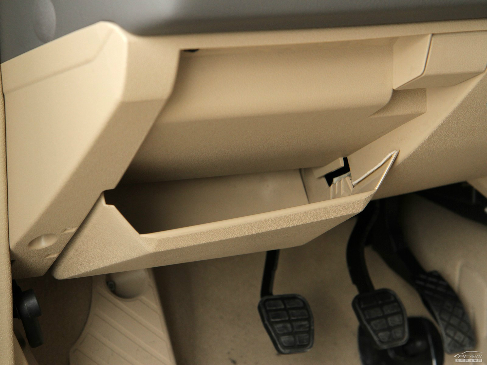 桑塔納志俊空間高清大圖